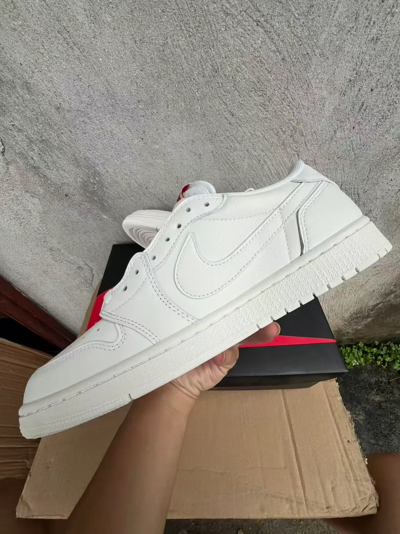 Nike All-White Low-Top Lifestyle Sneakers 5