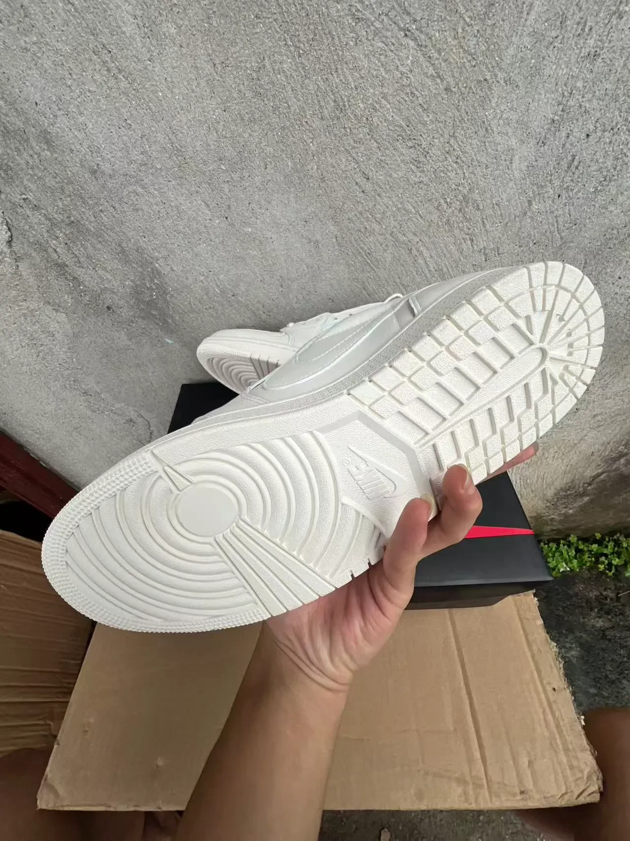 Nike All-White Low-Top Lifestyle Sneakers 6