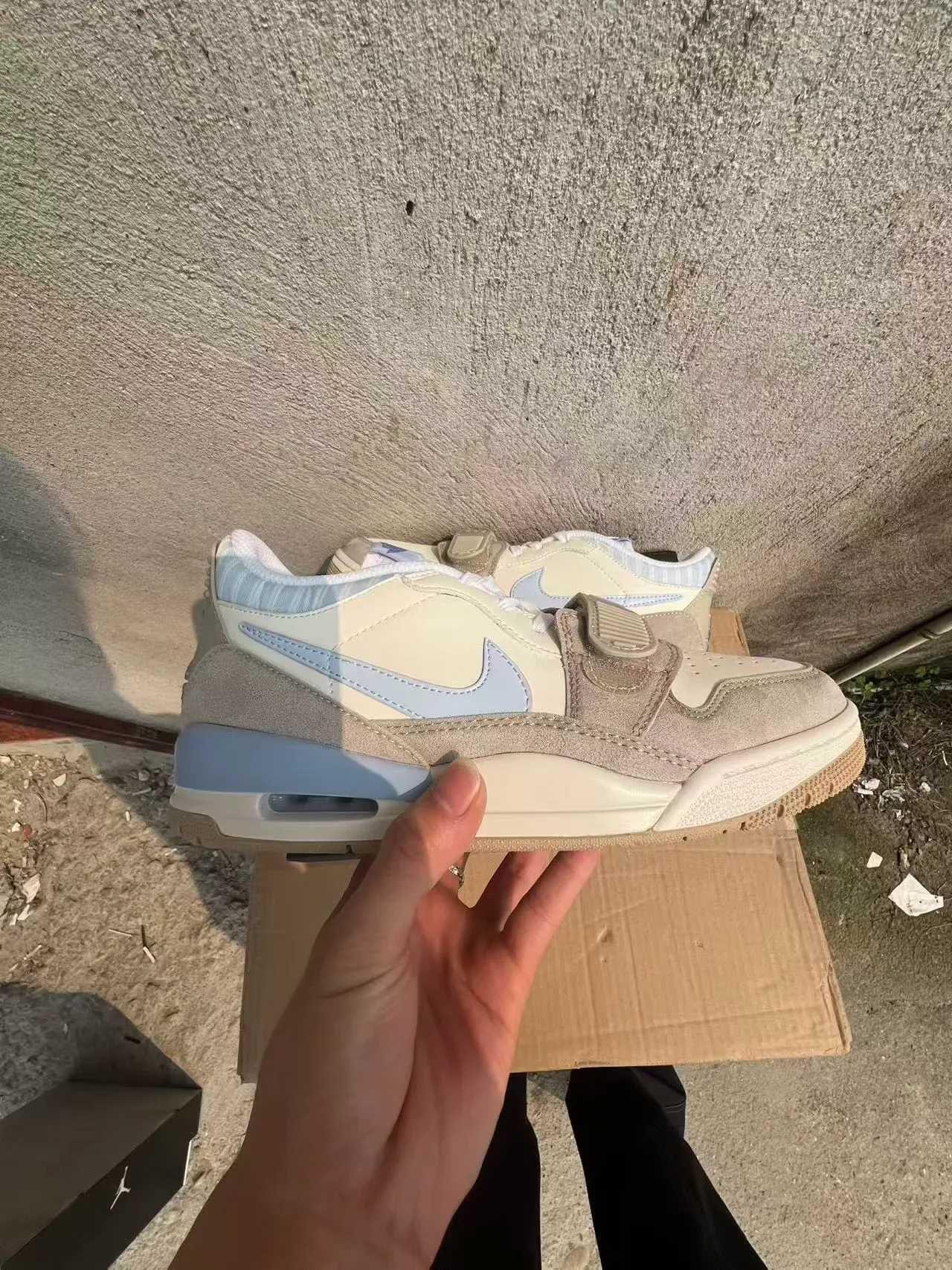 Nike Beige Blue Multi-Material Upper Strap Closure Lifestyle Sneakers 7