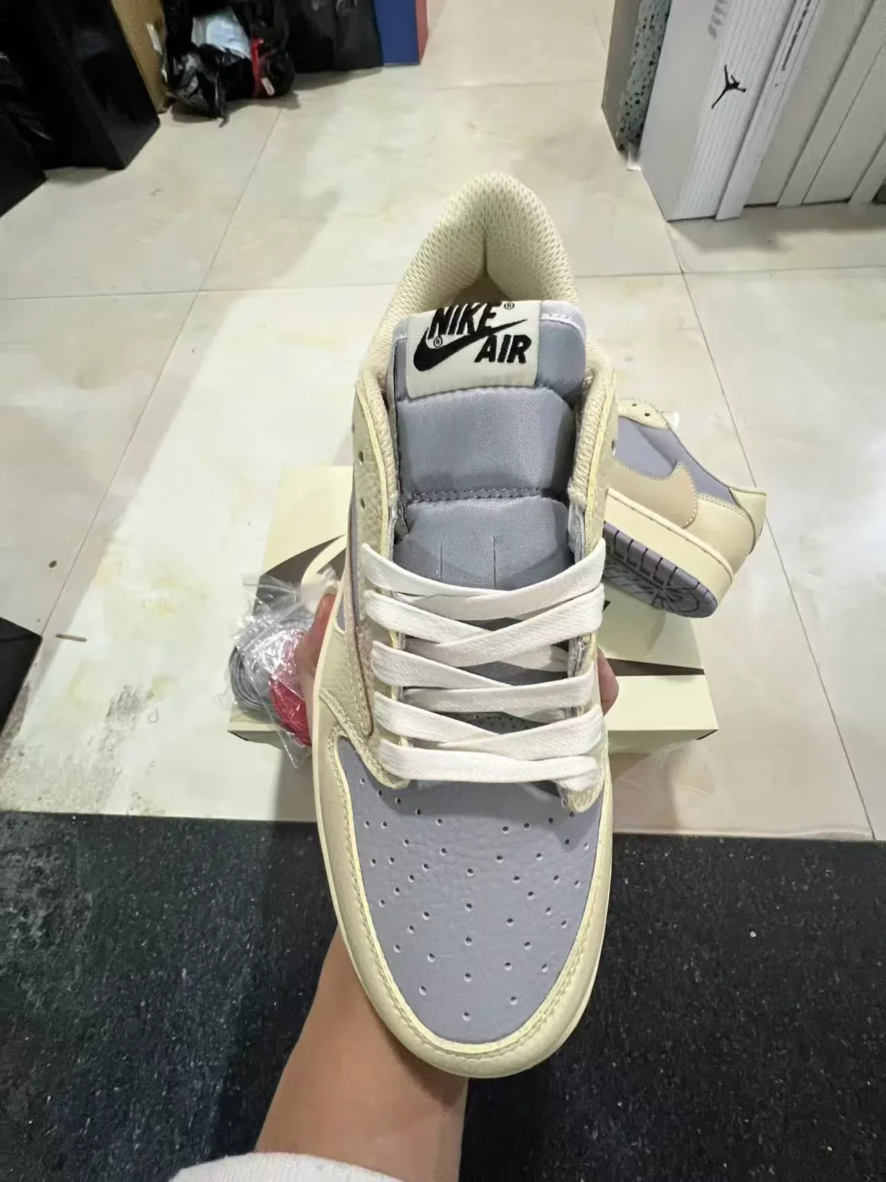 Nike Beige Gray Deconstructed Paneling Two-Tone Lifestyle Sneakers 3