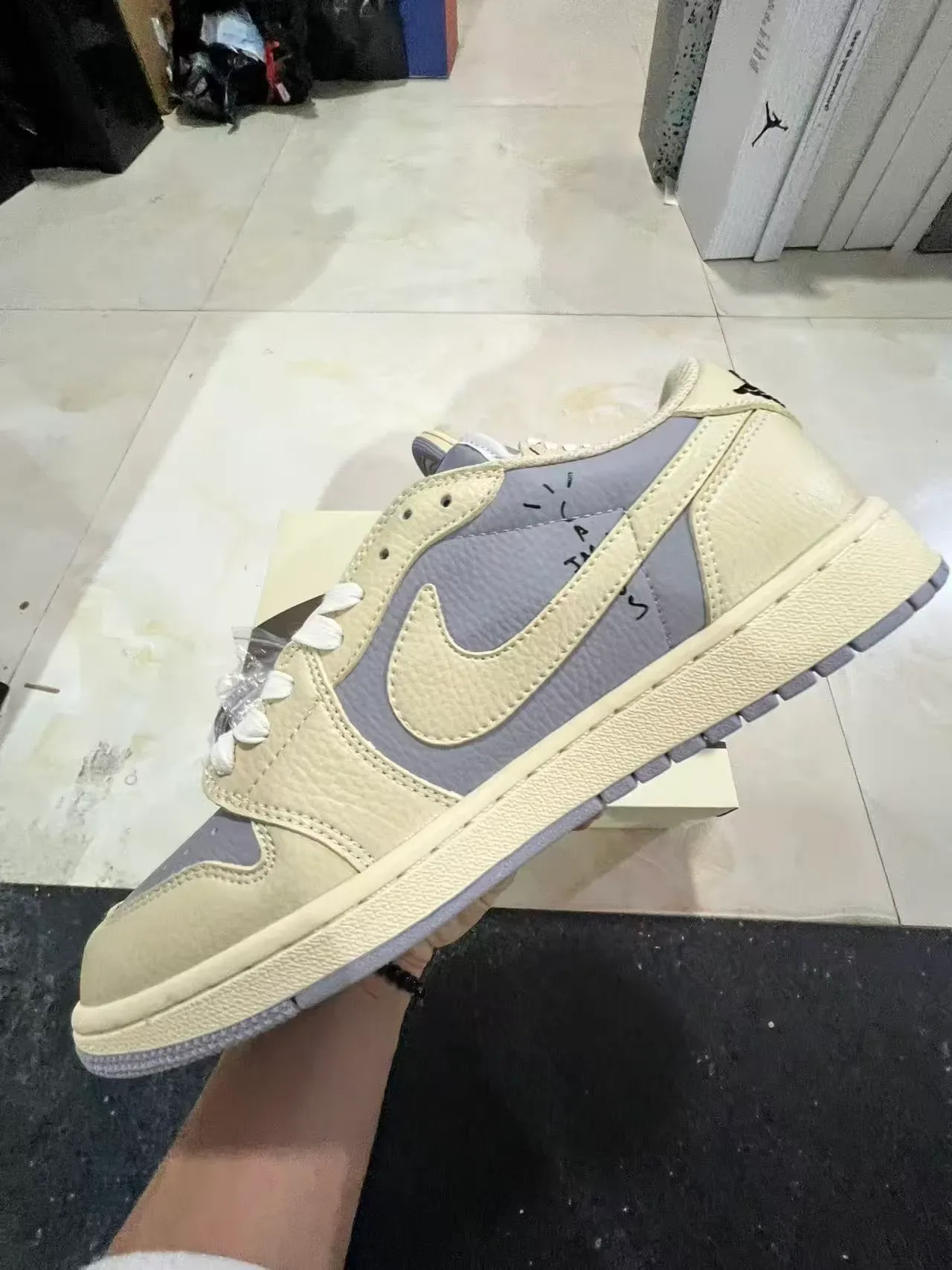 Nike Beige Gray Deconstructed Paneling Two-Tone Lifestyle Sneakers 5