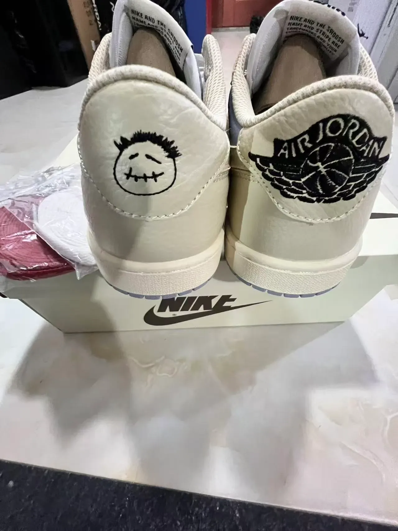 Nike Beige Gray Deconstructed Paneling Two-Tone Lifestyle Sneakers 9