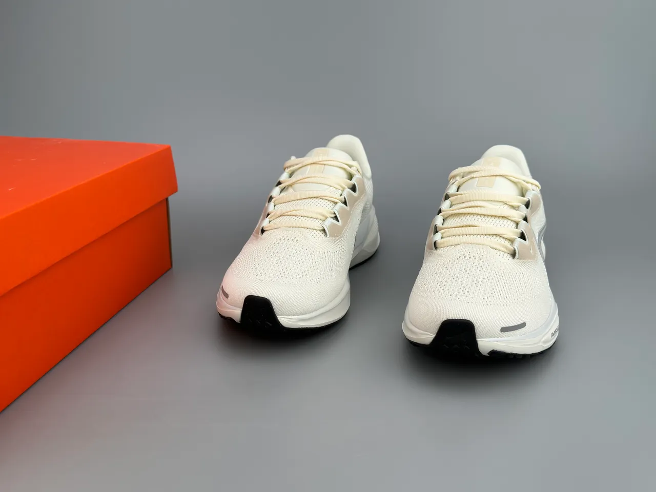 Nike Beige Gray Engineered Mesh Upper React Midsole Running Shoes 3