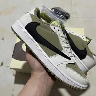 Nike Beige Green Low-Top Leather-Paneled Lifestyle Sneakers