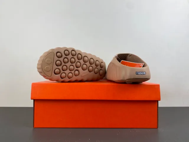 Nike Beige Silver Molded Foam Construction Perforated Upper Slippers 12