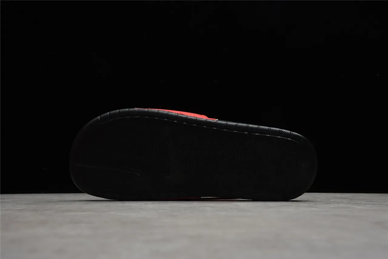 Nike Benassi JDI سليبر أحمر أسود ثنائي اللون 3
