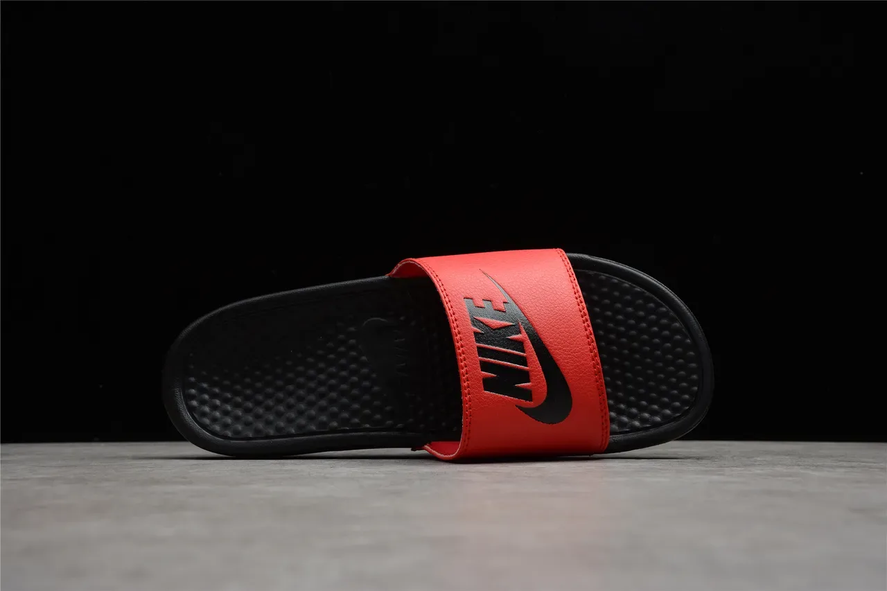 Nike Benassi JDI سليبر أحمر أسود ثنائي اللون 4