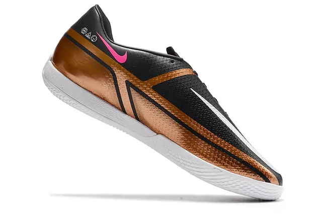 Nike Tênis de futebol indoor preto e marrom, perfil baixo, parte superior sintética, painel de acento de cobre metálico 14