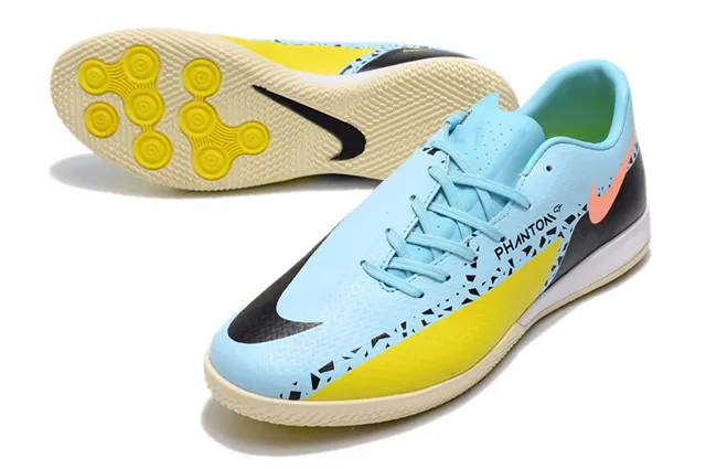 Nike Tênis de futebol indoor preto e marrom, perfil baixo, parte superior sintética, painel de acento de cobre metálico 23