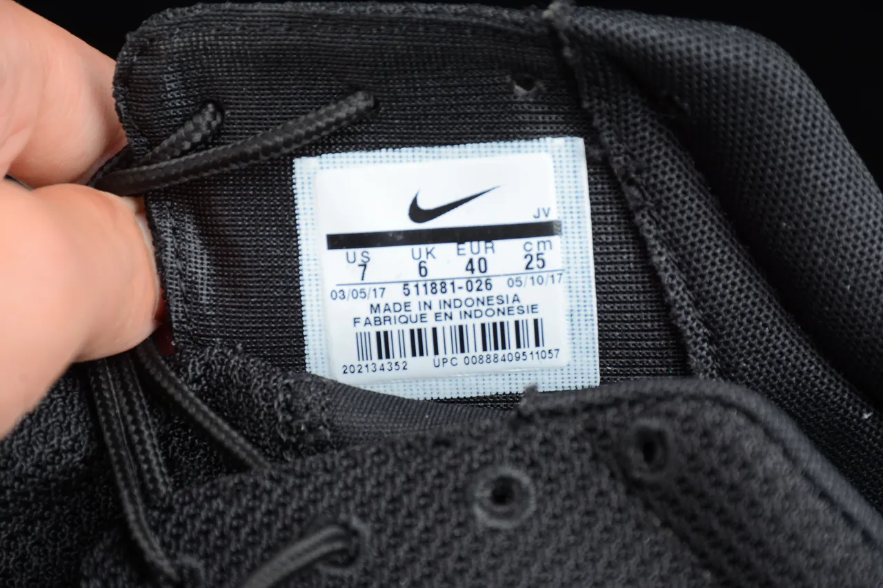 Nike Black Knit Mesh Upper One-Piece Foam Sole Lifestyle Sneakers 2