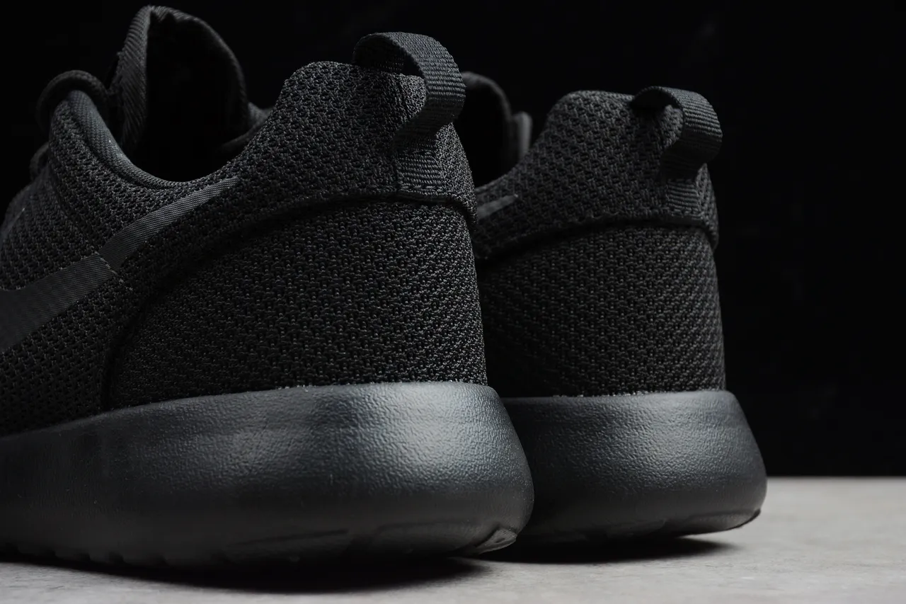 Nike Black Knit Mesh Upper One-Piece Foam Sole Lifestyle Sneakers 9