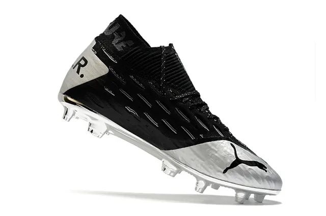 Nike Chaussures de football à tige en jersey noir multicolor à talons bas pour terrain ferme 18