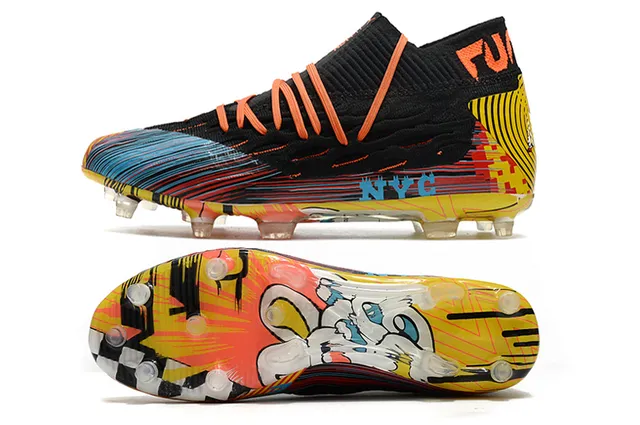 Nike Chaussures de football à tige en jersey noir multicolor à talons bas pour terrain ferme 23