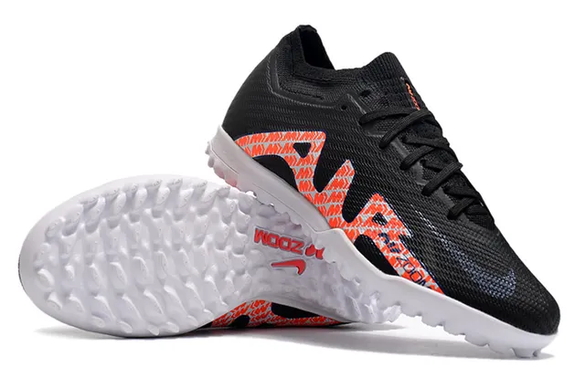 Nike Chaussures de football sur gazon noir et orange avec upper en tricot et overlay graphique 2