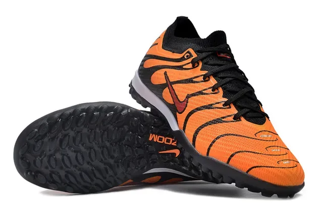 Nike Black Orange Low-Cut Knit Upper Turf Soccer Shoes 2