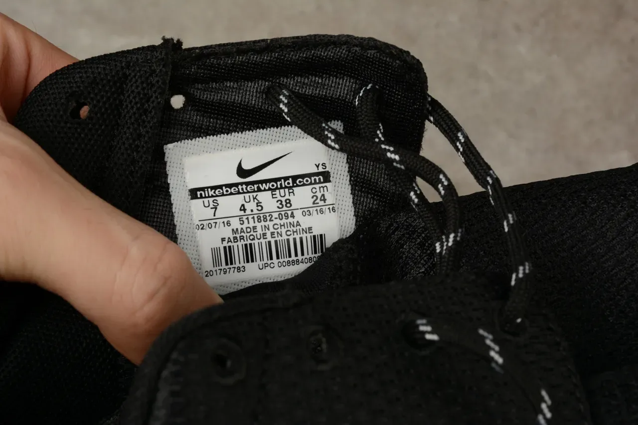 Nike Black White Knit Upper Minimalist Silhouette Lifestyle Sneakers 3
