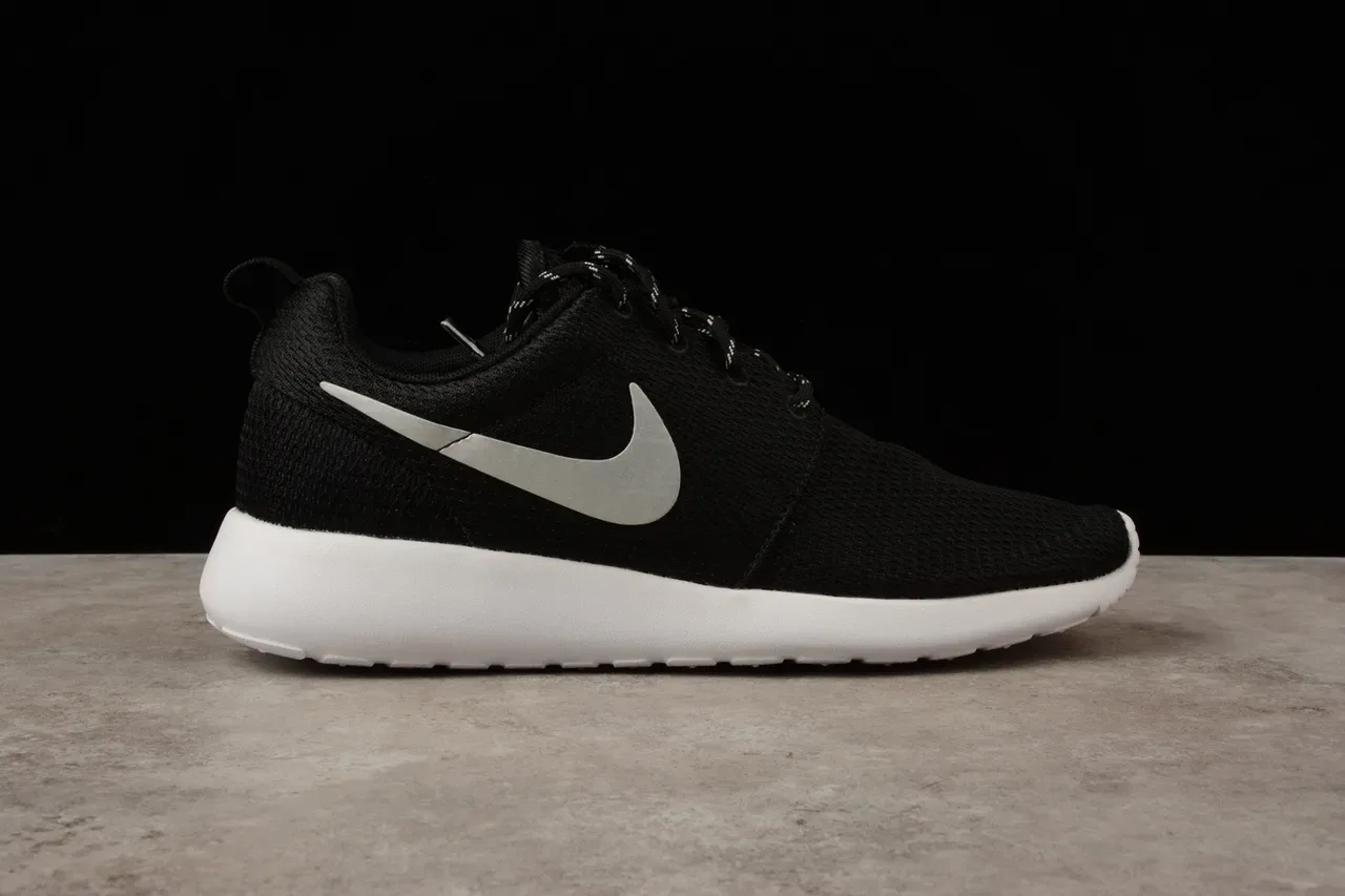 Nike Black White Knit Upper Minimalist Silhouette Lifestyle Sneakers 10