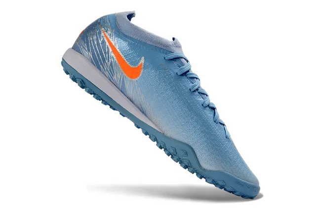 Nike Chaussures de Football pour Pelouse Bleu Orange à Coupe Basse Collet Ajustement Chaussette Tige Synthétique Texturée Métallique 2