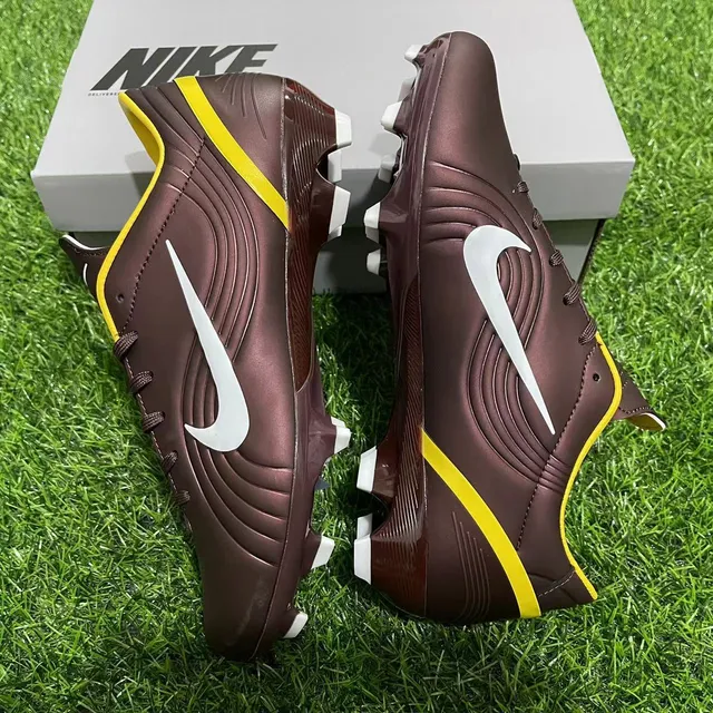 Nike Brown Yellow Low-Cut Synthetic Upper Wave-Textured Embossing Firm-Ground Soccer Shoes 7
