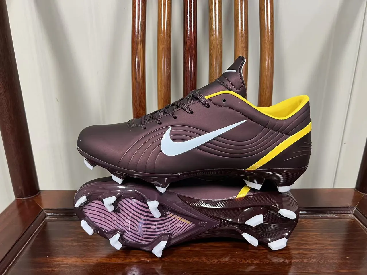 Nike Brown Yellow Low-Cut Synthetic Upper Wave-Textured Embossing Firm-Ground Soccer Shoes 11
