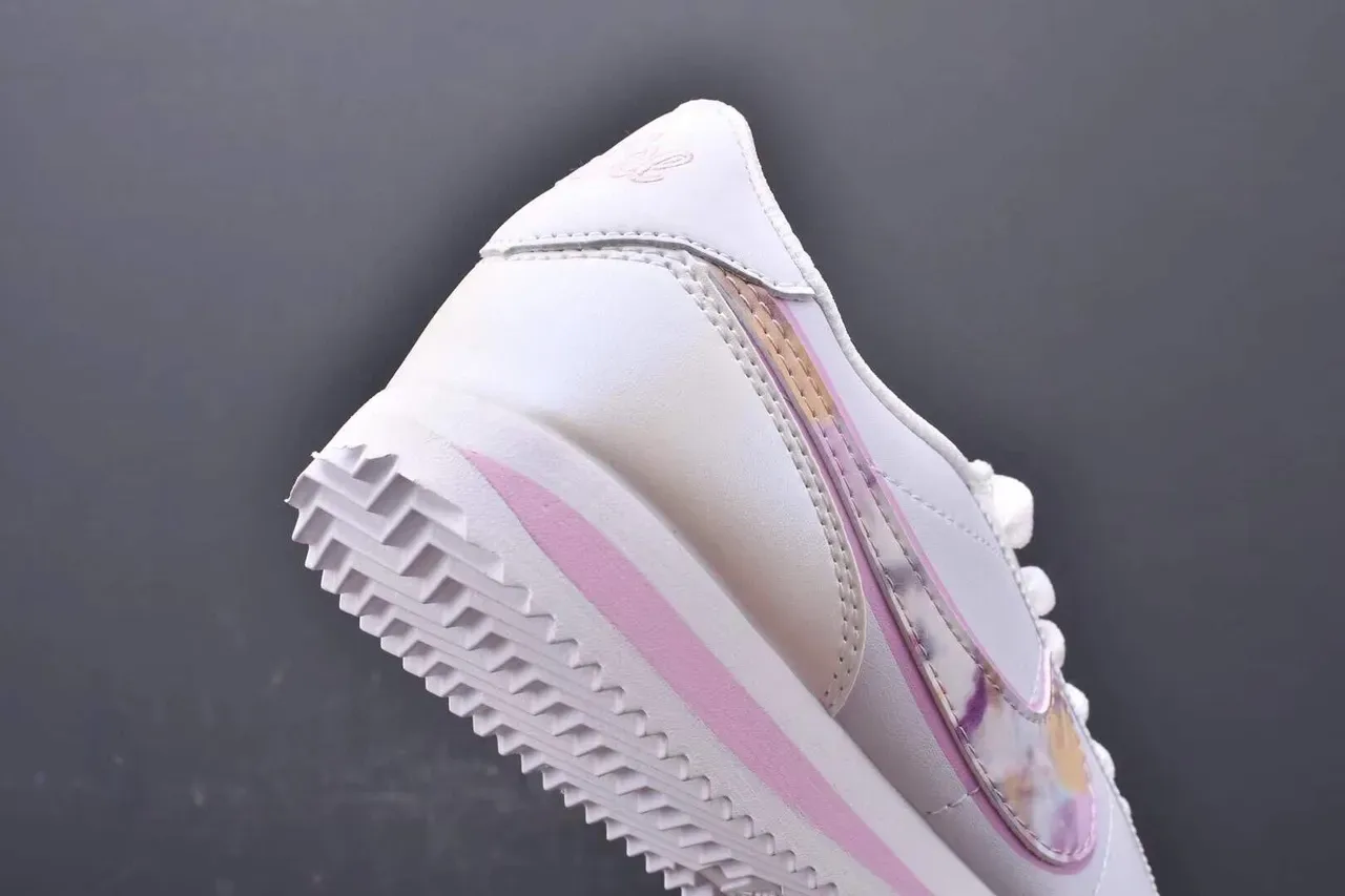 Nike Cortez حذاء رياضي أبيض ووردي طباعة زهورية لايف ستايل 5