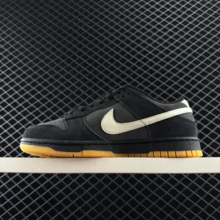 Nike Dunk Low काला क्रीम गम स्केटबोर्ड जूते