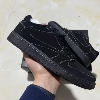 নাইক Dunk Low কালো সাদা সুয়েড উপরের অংশ কনট্রাস্ট স্টিচিং লাইফস্টাইল স্নিকার্স