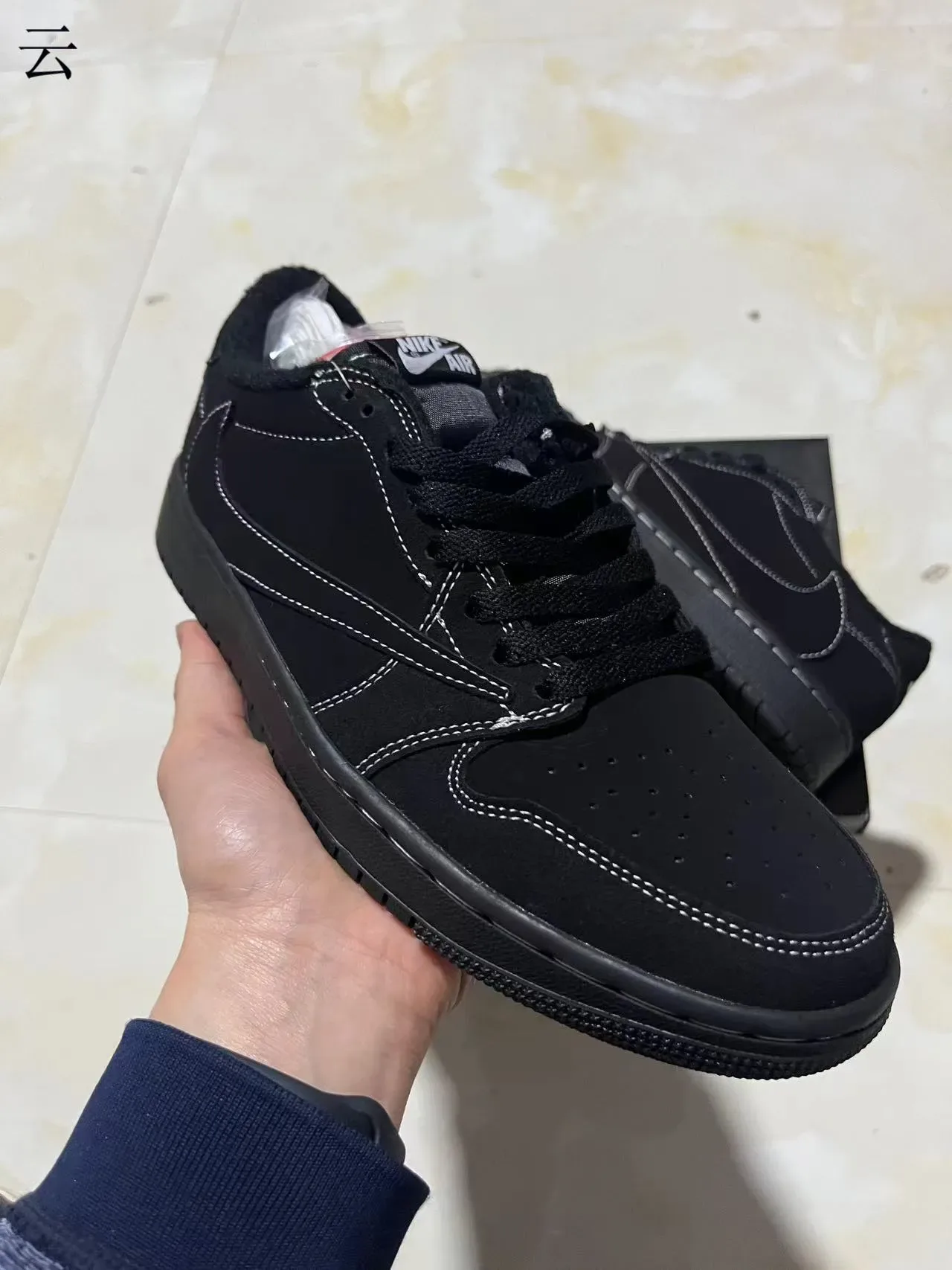 Nike Dunk Low Black White Suede Upper Contrast Stitching Lifestyle Sneakers 2
