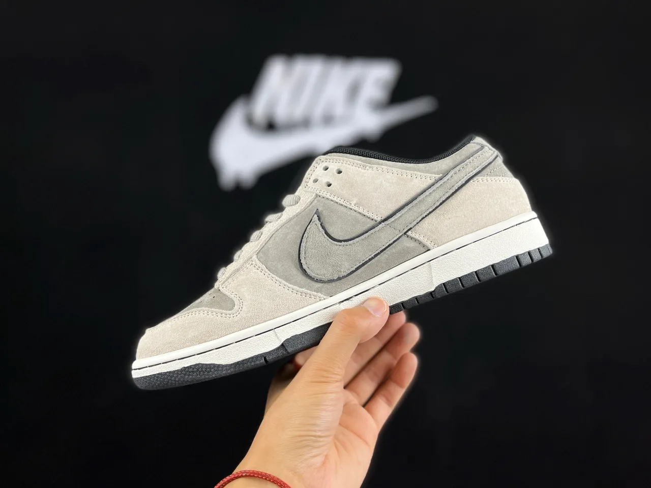 耐克 Dunk Low 灰色麂皮滑板鞋 7