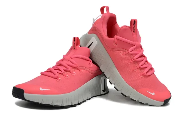 Nike Free Chaussures de course rose gris knit upper semelle segmented flex groove 3