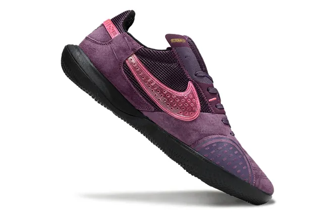Nike Gato أحذية كرة القدم الداخلية باللون البنفسجي والوردي 16