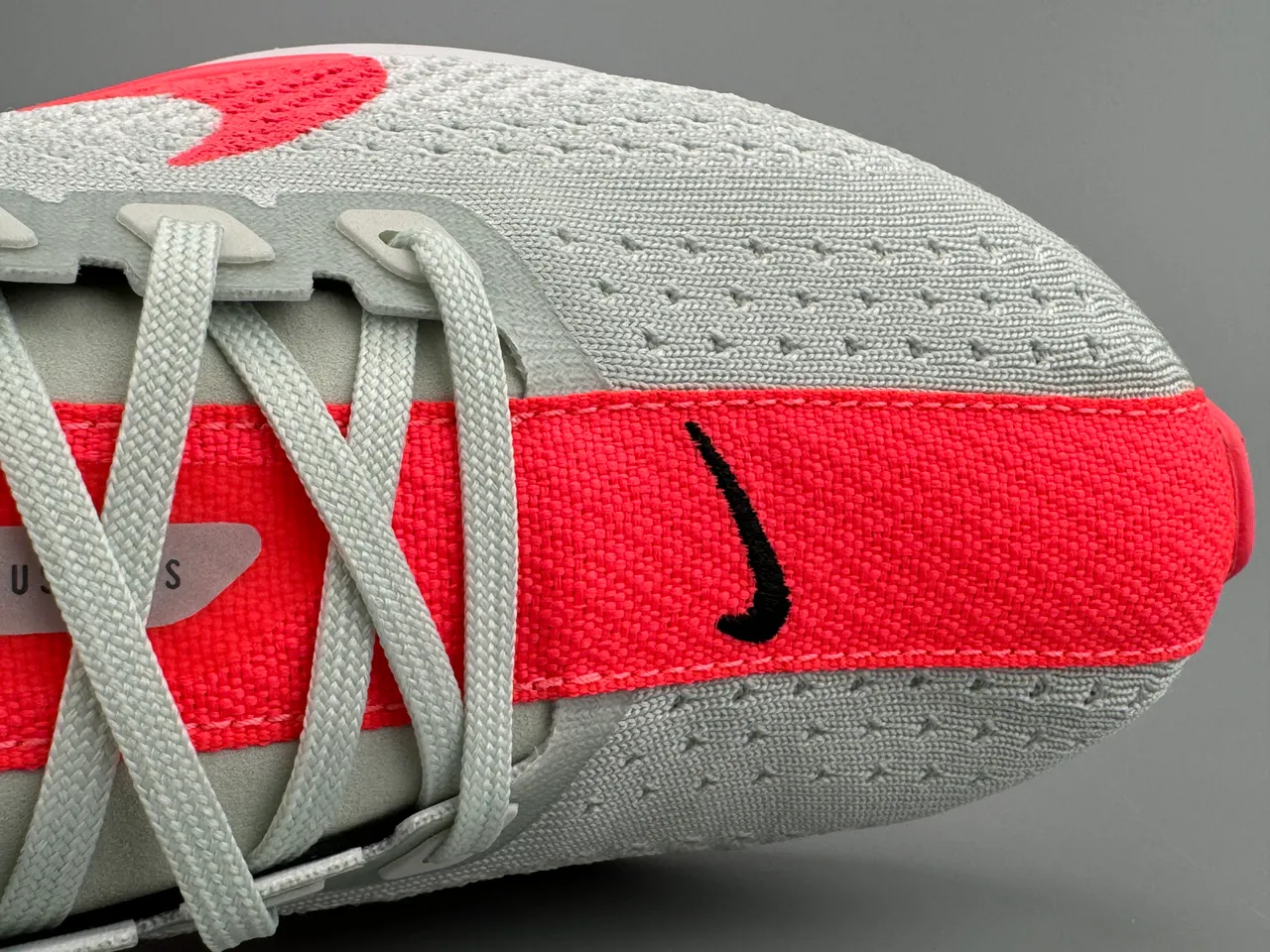 Nike Gray Pink Engineered Knit Upper Sculpted Wave Midsole Running Shoes 4