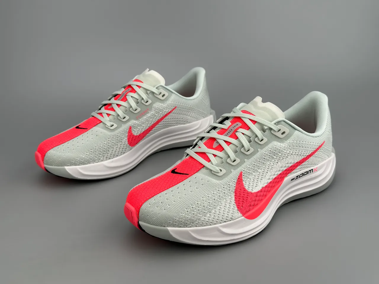 Nike Gray Pink Engineered Knit Upper Sculpted Wave Midsole Running Shoes 7