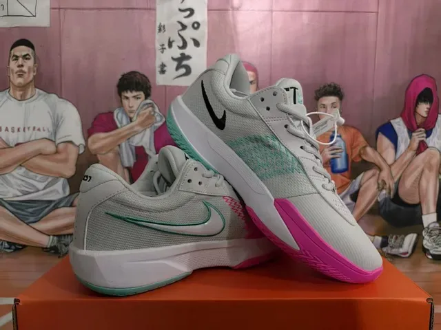 Nike Gray Pink Teal Mesh Upper Color-Blocked Outsole Lifestyle Sneakers 1