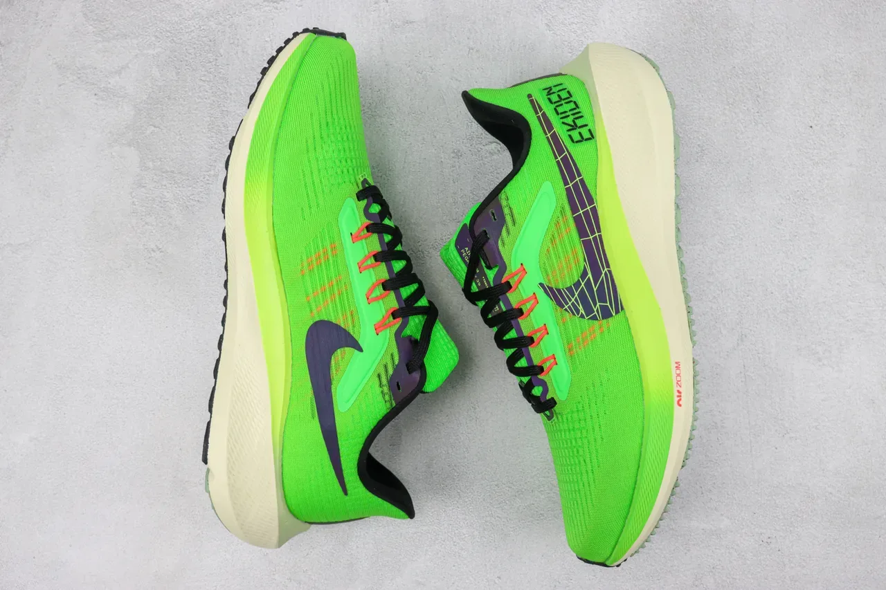 Nike Green Black Upper en Knit Engineered Longueur Complète ZoomX Foam Chaussures de Running 2