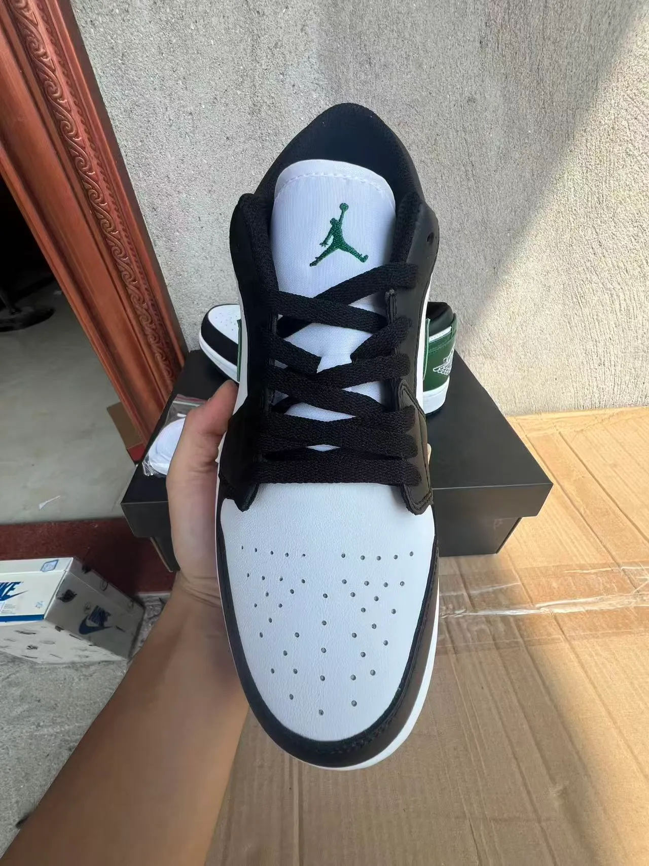 Nike Green Black Low-Top Leather-Panelled Lifestyle Sneakers 2