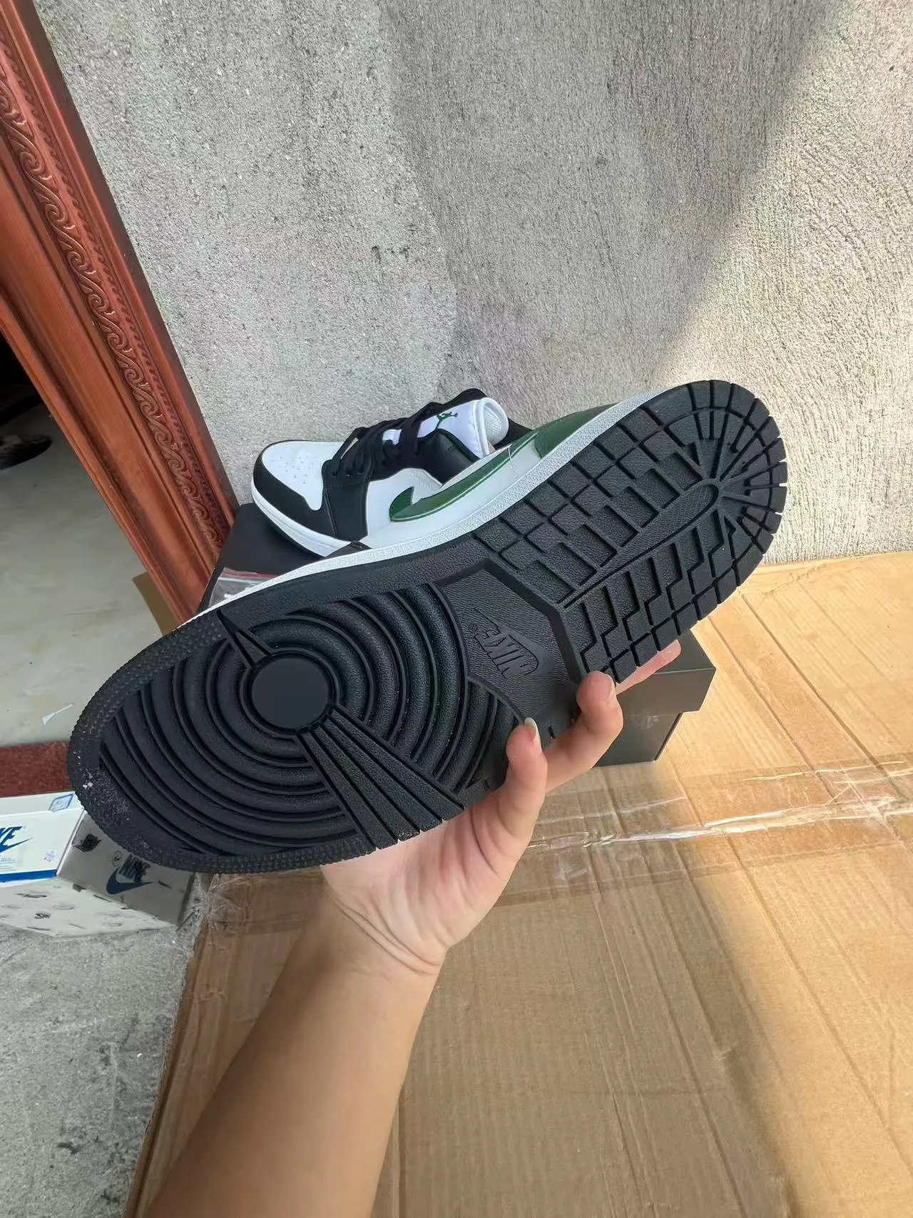 Nike Green Black Low-Top Leather-Panelled Lifestyle Sneakers 5