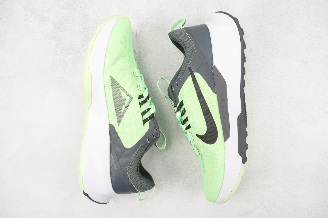 Nike Vert Gris Maille Supérieure Superpositions Synthétiques Stratifiées Chaussures de course 2