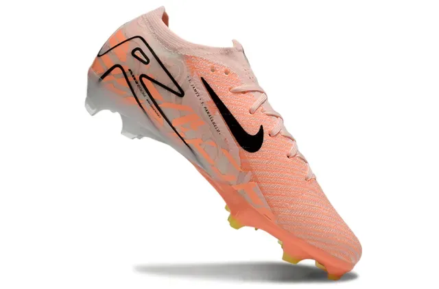 Nike Chuteira de Futebol com Upper de Knit Laranja e Preto, Colar de Ajuste Dinâmico, para Campo Firme 2