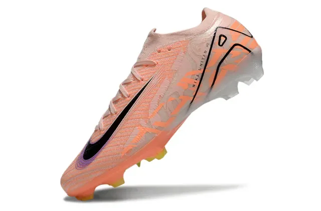 Nike Chuteira de Futebol com Upper de Knit Laranja e Preto, Colar de Ajuste Dinâmico, para Campo Firme 3