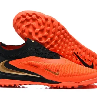 Nike Zapatillas de Fútbol Turf Naranja y Negro Low-Cut Knit Upper Conical Studs