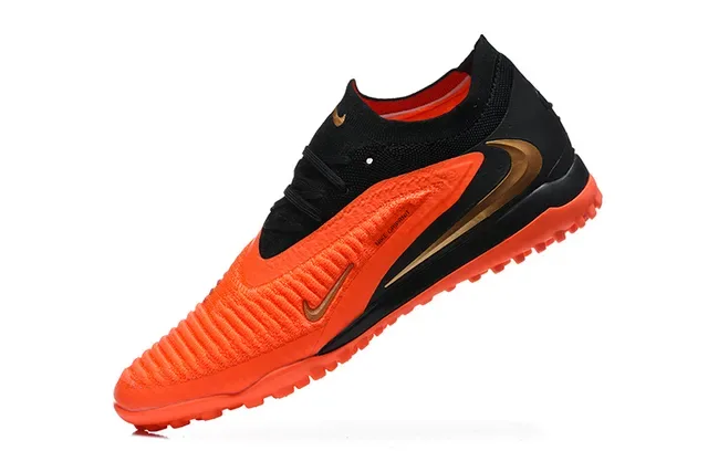Nike Zapatillas de Fútbol Turf Naranja y Negro Low-Cut Knit Upper Conical Studs 4