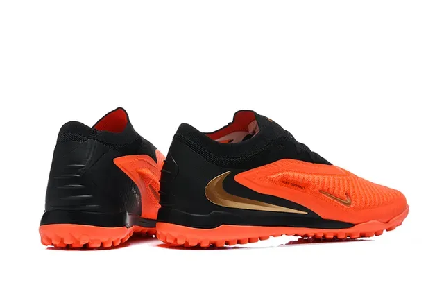 Nike Zapatillas de Fútbol Turf Naranja y Negro Low-Cut Knit Upper Conical Studs 5