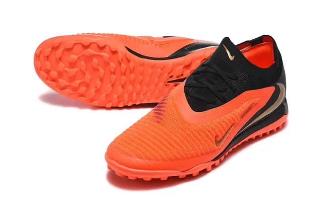 Nike Zapatillas de Fútbol Turf Naranja y Negro Low-Cut Knit Upper Conical Studs 6