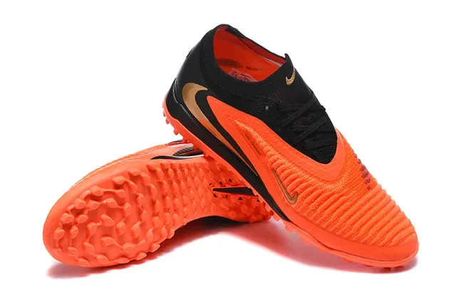 Nike Zapatillas de Fútbol Turf Naranja y Negro Low-Cut Knit Upper Conical Studs 7