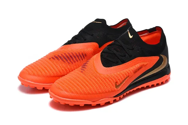 Nike Zapatillas de Fútbol Turf Naranja y Negro Low-Cut Knit Upper Conical Studs 8