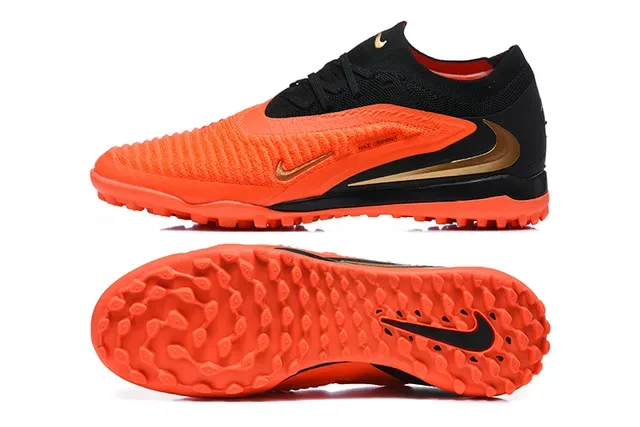 Nike Zapatillas de Fútbol Turf Naranja y Negro Low-Cut Knit Upper Conical Studs 9