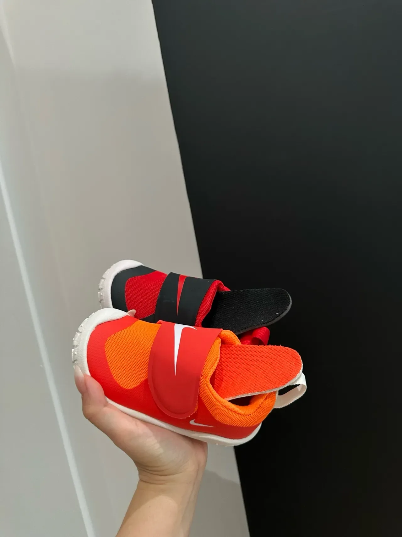 Nike Orange Red Laceless Hook-and-Loop Strap Sneakers 16