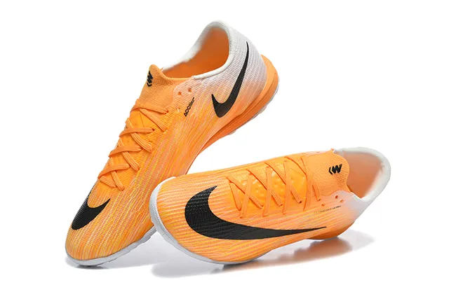 Nike Chaussures de football orange blanc avec upper de maille gradient pour turf 2