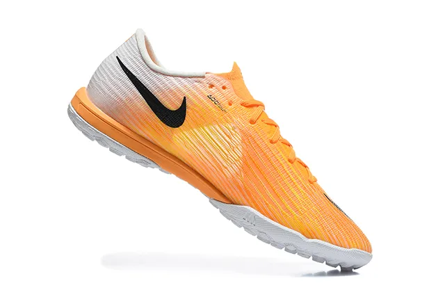 Nike Chaussures de football orange blanc avec upper de maille gradient pour turf 3